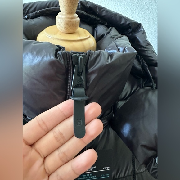 Mackage Madalyn Lustrous Down V Jacket Black - Picture 13 of 14